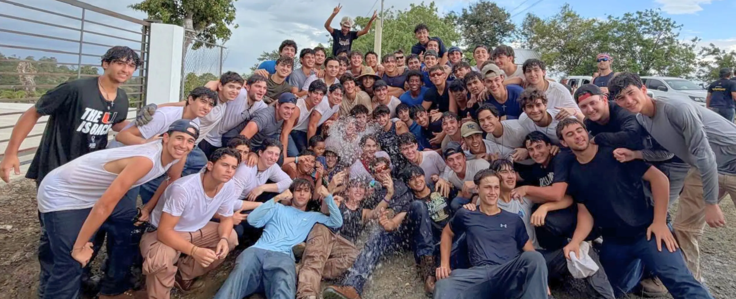 Belen Jesuit Youth Mission group photograph 2026
