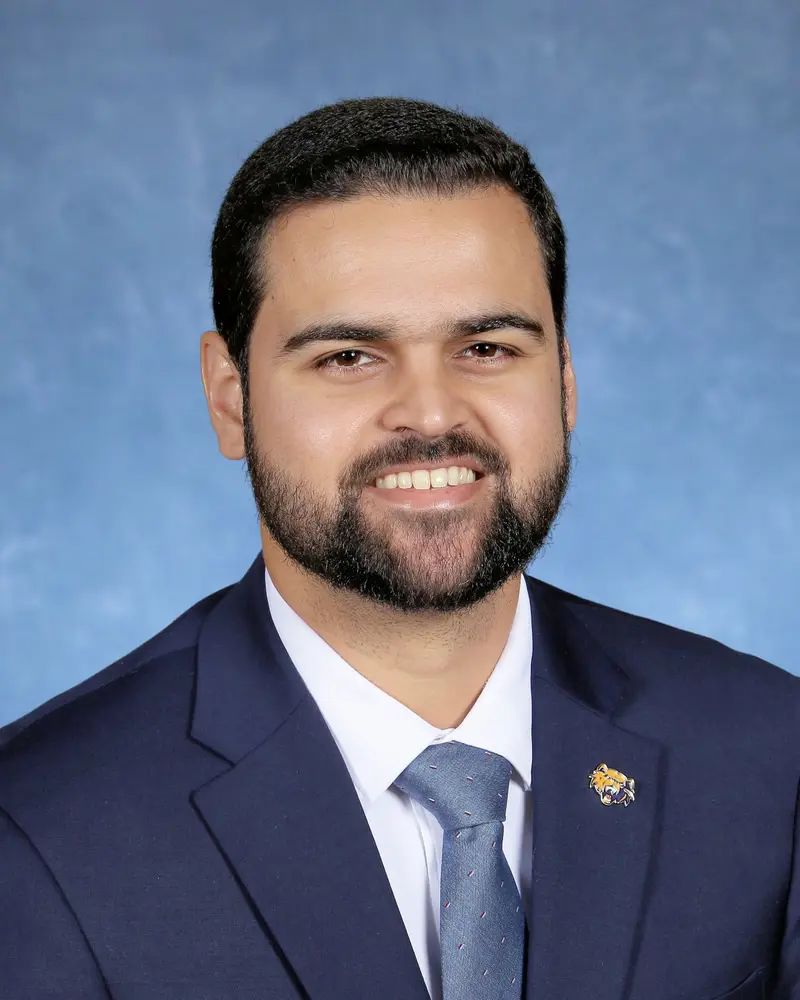 Yearbook picture of Belen Jesuit Communications Specialist Carlos Cristobal, class of 2016 