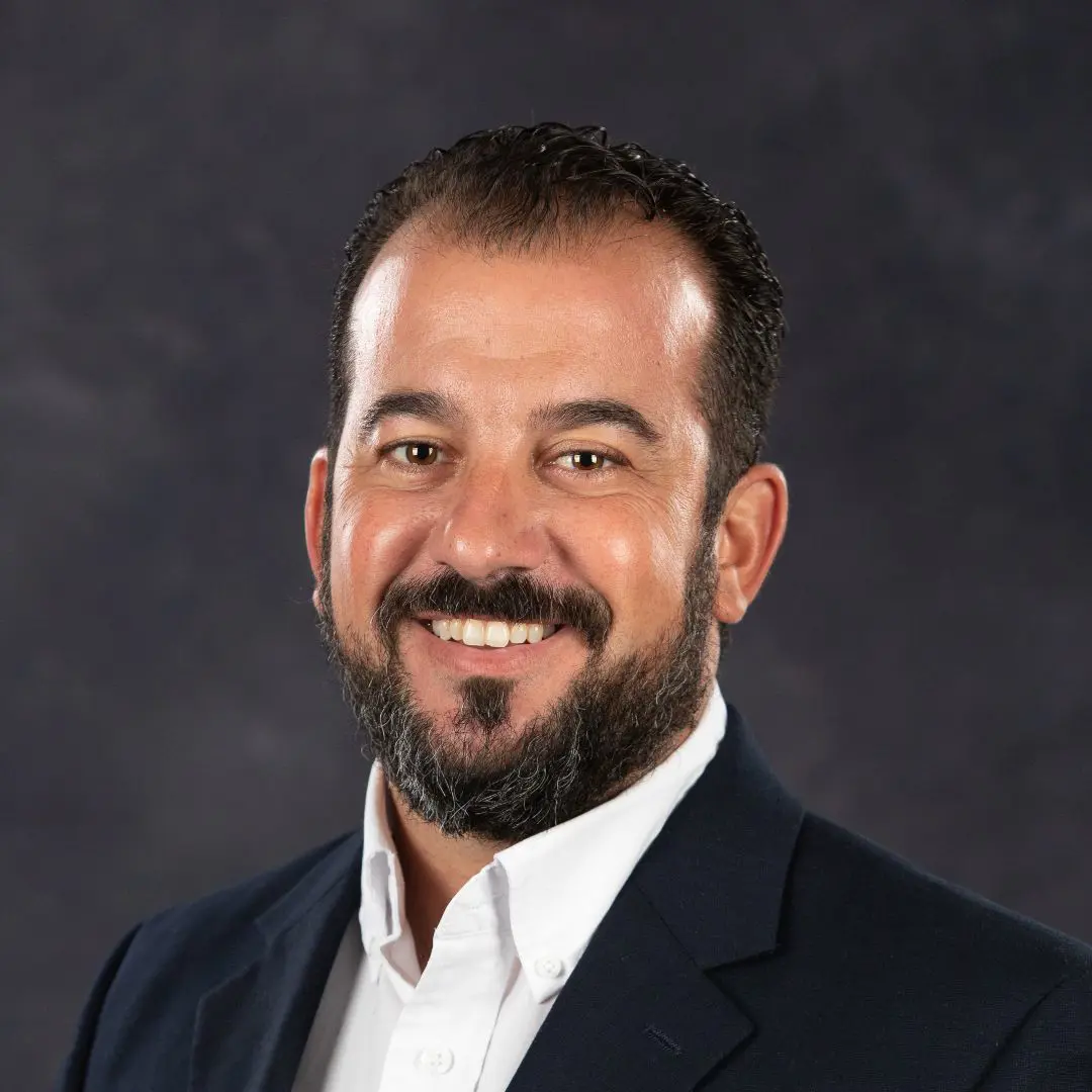 Mr. Eduardo Macias ’02