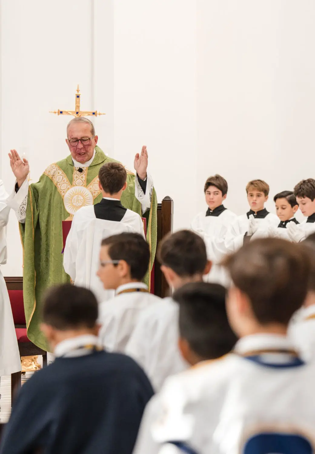 Fr. Willie Garcia-Tunon celebrates Mass for a FLEX class - one of the many ways Belen Jesuit students are encouraged to grow their faith.